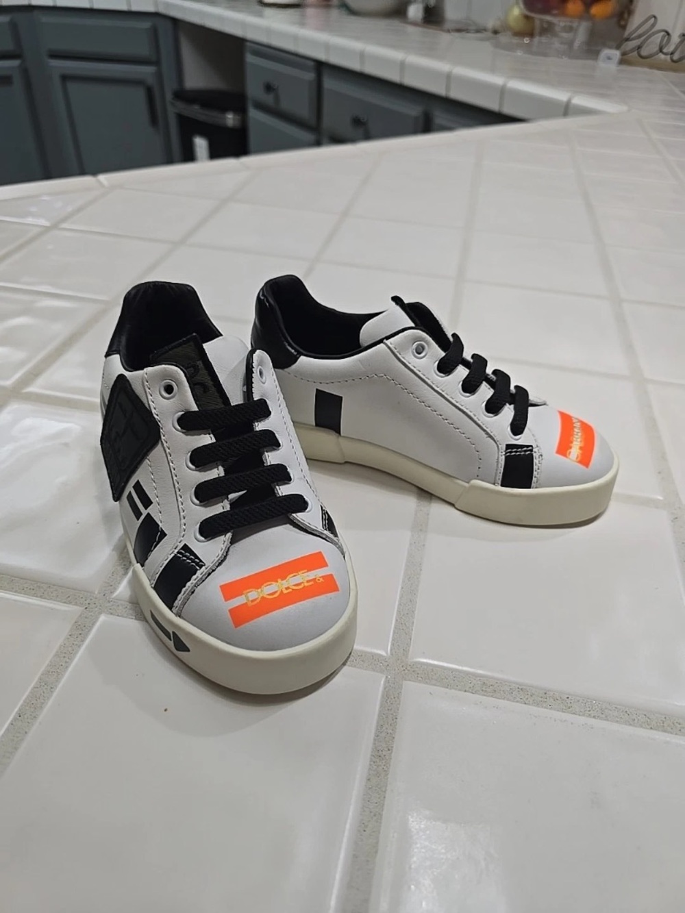 Dolce & Gabbana White, Black and Orange Low-Top Sneakers size 27